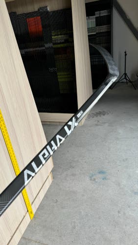 New Senior Warrior Right Hand 80 Flex P28 Pro Stock Alpha LX Pro Hockey Stick