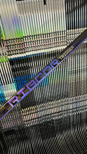 New Senior CCM Right Handed 85 Flex P29 Pro Stock RibCor Trigger 7 Pro Hockey Stick