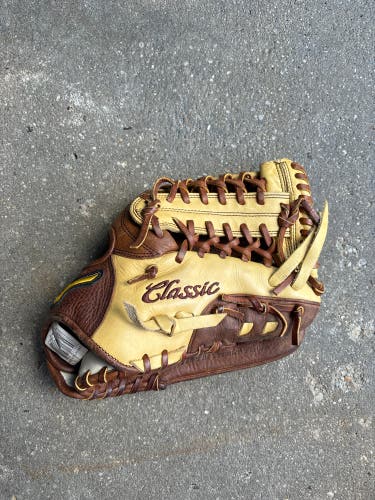 outfield baseball glove