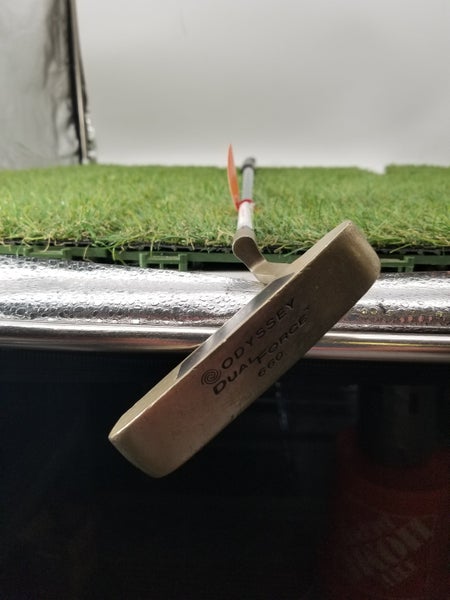 Putter Odyssey Dual Force 660 Laiton, Droitier, 36 Pouces, Tête Blade (occasion)