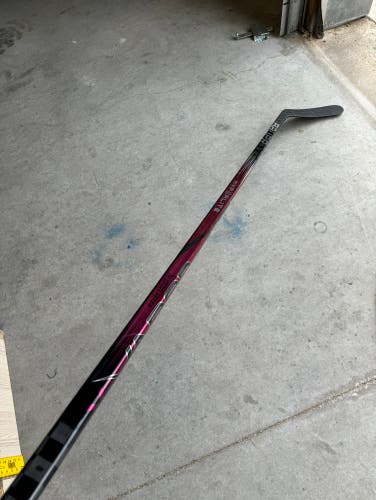 New Senior Bauer Right Handed 102 Flex P92 Pro Stock Hyperlite 2 Hockey Stick NHL AVALANCHE