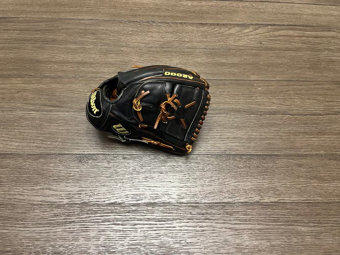 Pro Issue Wilson A2000 B2 11.75” Two Piece Web