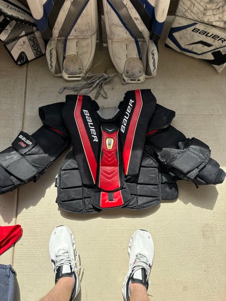 xl bauer pro stock goalie chest protector