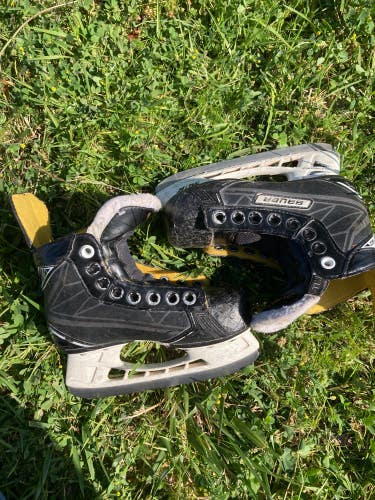 Used Youth Bauer Supreme S160 Hockey Skates 11.5Y