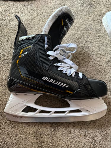 Used Senior Bauer Supreme M5 Pro Hockey Skates 8.5