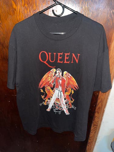Queen Freddie Mercury Band T Shirt Mens Size XL Used Pre Owned Graphic Print.