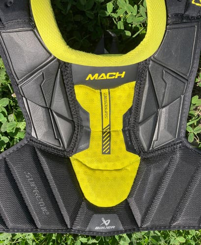 Used Medium Junior Bauer Supreme Mach Shoulder Pads