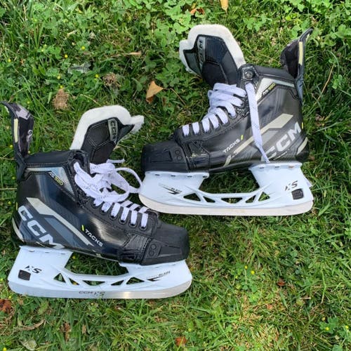 Used Senior CCM AS-580 Hockey Skates Regular Width Size 6
