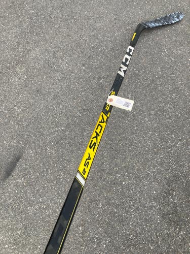Used Intermediate CCM Super Tacks AS2 Hockey Stick Right Handed P28