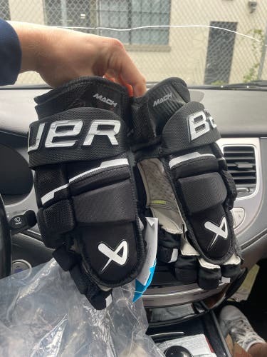 New  Bauer 13"  Supreme Mach Gloves
