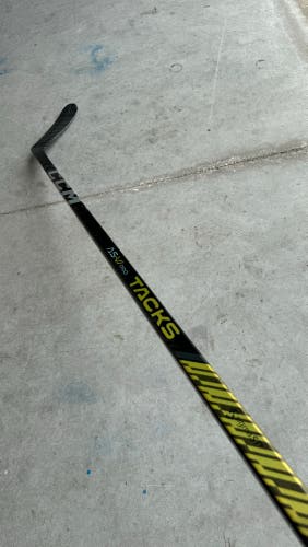 New Senior CCM Right Handed P28 Pro Stock Tacks AS-VI PRO Hockey Stick