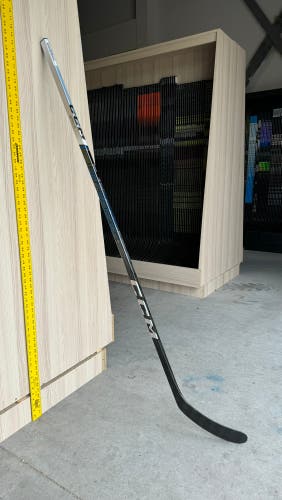 New Senior CCM Right Handed 95 Flex P29 Pro Stock Jetspeed FT6 Pro Hockey Stick