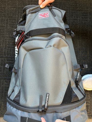 Rawlings R1801 Wheeled Catcher’s Backpack