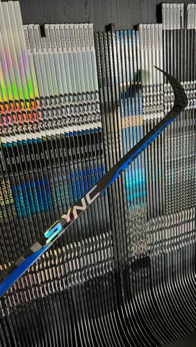 New Bauer Right Handed 87 Flex Custom Toe Pattern Nexus Sync Hockey Stick NHL