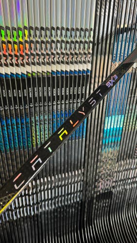 New Senior True Right Handed 87 Flex P90T Pro Stock catalyst 9x3 Hockey Stick Tampa NHL