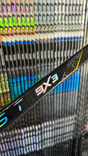 New Senior True Right Handed 87 Flex P90T Pro Stock catalyst 9x3 Hockey Stick Tampa NHL