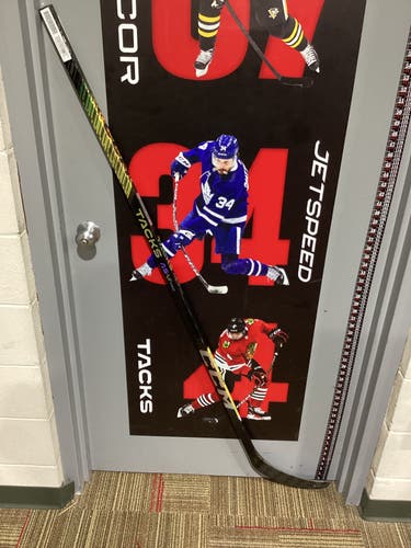 New Senior 80 Ccm  Tacks AS-VI PRO Right Handed Hockey Stick- multiple patterns