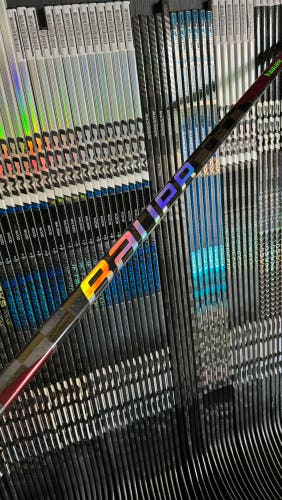 New Senior Bauer Right Handed P28 87 Flex Nexus Sync Hockey Stick NHL AVALANCHE