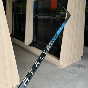 New Senior True Right Handed 95 Flex P29 Pro Stock Catalyst 9X Hockey Stick NHL ISLANDERS