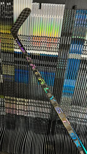 New Senior True Right Handed 95 Flex P29 Pro Stock Catalyst 9X Hockey Stick NHL ISLANDERS