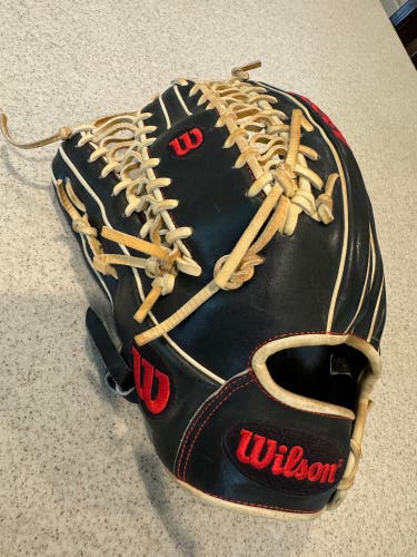 Excellent Condition- Wilson A2000 Ot6 12 3 4" Fielders Gloves