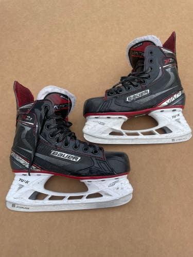 Used Intermediate Bauer Vapor X2.7 Hockey Skates Regular Width Size 4.5