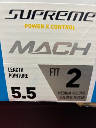 New Intermediate Bauer   Size 5.5 Supreme Mach Hockey Skates