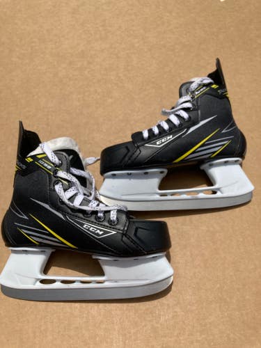 Used Junior CCM Tacks 1092 Hockey Skates Regular Width Size 3