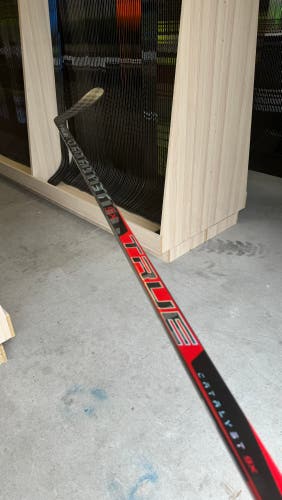 New Senior True Right Handed 90 Flex P92 Pro Stock Catalyst 9X Hockey Stick NHL OILERS