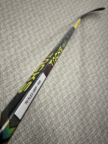 CCM AS-VI Pro 70 flex P28 curve left hand stick