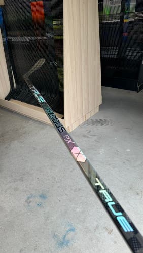 New Senior True Right P28 Pro Stock Hzrdus PX Hockey Stick NEW YORK ISLANDERS