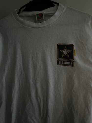 White New US Army “An Army Of One” shirt