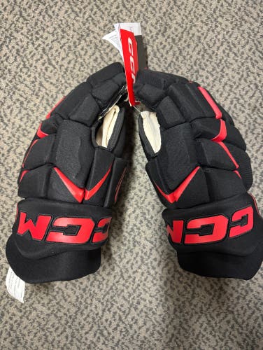 CCM Black/Red Jetspeed FT680 15” gloves