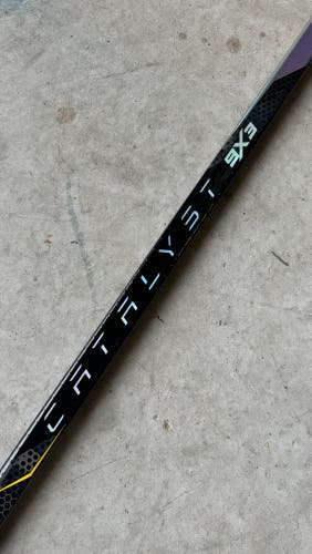 New Senior True Right Hand P28M 75 Flex Pro Stock CATALYST 9X3 Hockey Stick