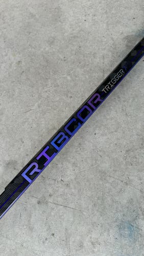 New Senior CCM Right Handed 100 Flex P29 Pro Stock RibCor Trigger 7 Pro Hockey Stick