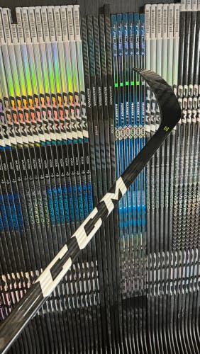 New Senior CCM Right Handed 95 Flex P29 Pro Stock RibCor Trigger 3D PMT Pro Hockey Stick