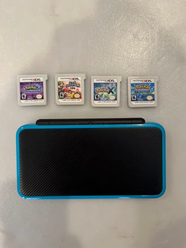 Used Nintendo 3DS with 4 Games
