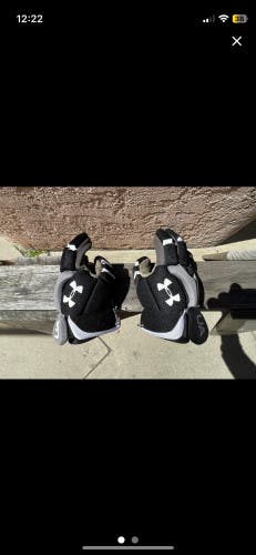 Used Under Armour Small Lacrosse Gloves