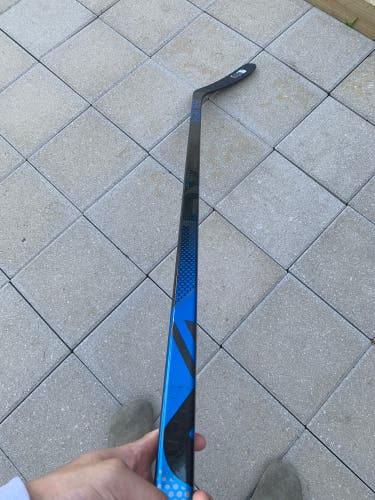 Used Junior Bauer Right Handed P88 Nexus N37 Hockey Stick