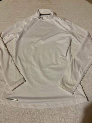 Under Armour Cold Gear Women’s Medium Base Layer Shirt Long Sleeve White