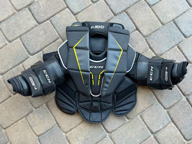 CCM Axis 1.5 Junior goalie chest protector size S/M