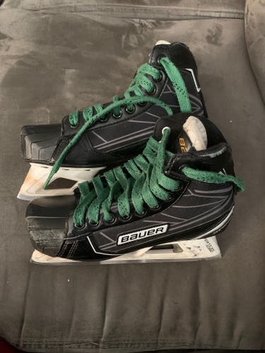 Used Junior Bauer Supreme S170 Hockey Goalie Skates Size 5.5