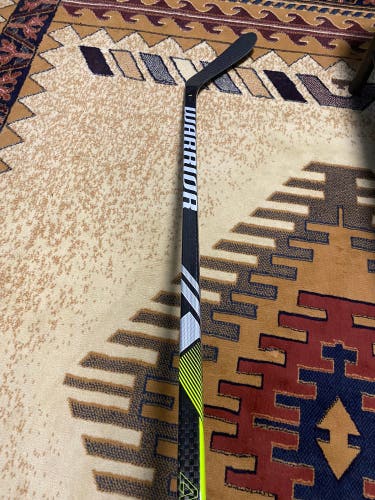New Senior Warrior Right Handed W28 Pro Stock Alpha Lx 20 Hockey Stick