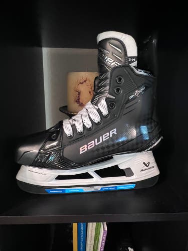New Bauer   7.5 Hockey Skates