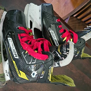 Used Junior Bauer Supreme M4 Hockey Skates Extra Wide Width Size 3