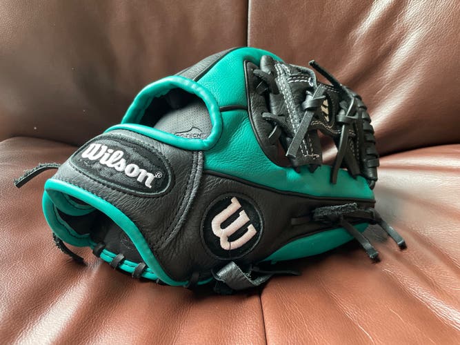 Wilson A500 baseball glove