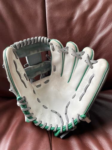 Bradley 11.5" Baseball Glove