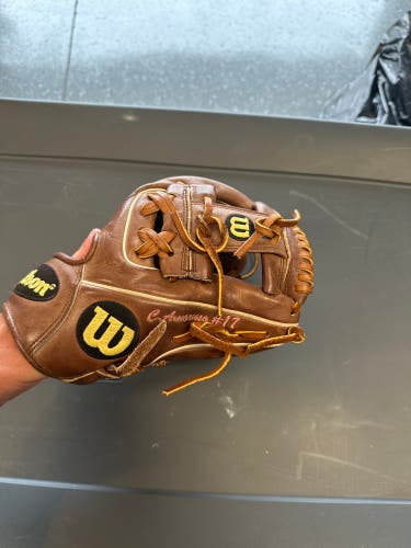 Used  Infield 11.5" A2000 Baseball Glove