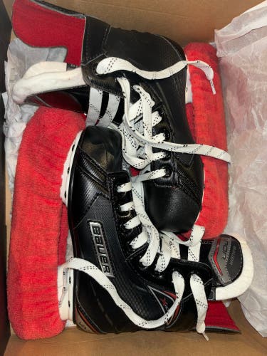 Used Junior Bauer Regular Width Size 1 Vapor X400 Hockey Skates