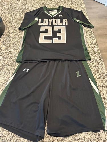 Under Armour Loyola lacrosse team game uniform jersey shorts L large NEW mens